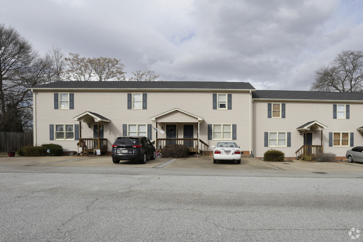 Primary Photo - Country Cove Townhomes
