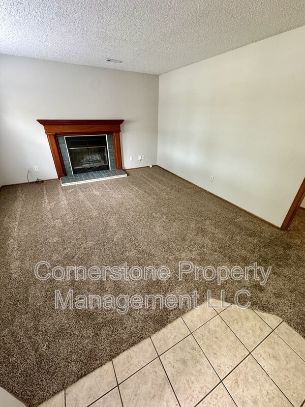 Building Photo - 3806 Pinnacle Cir