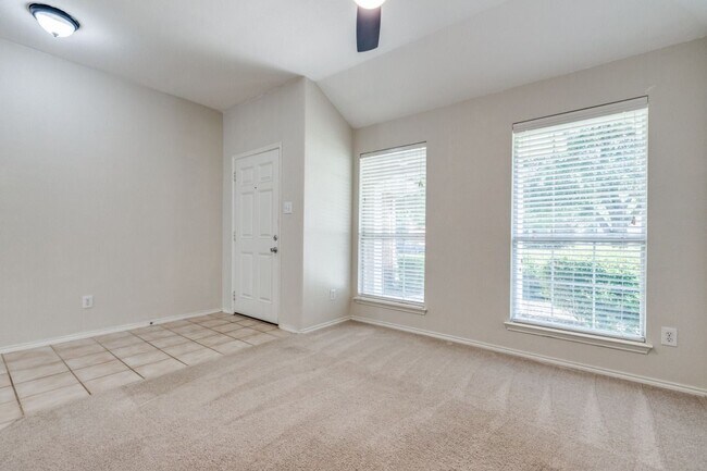 Foto del edificio - 11923 Stephenville Dr