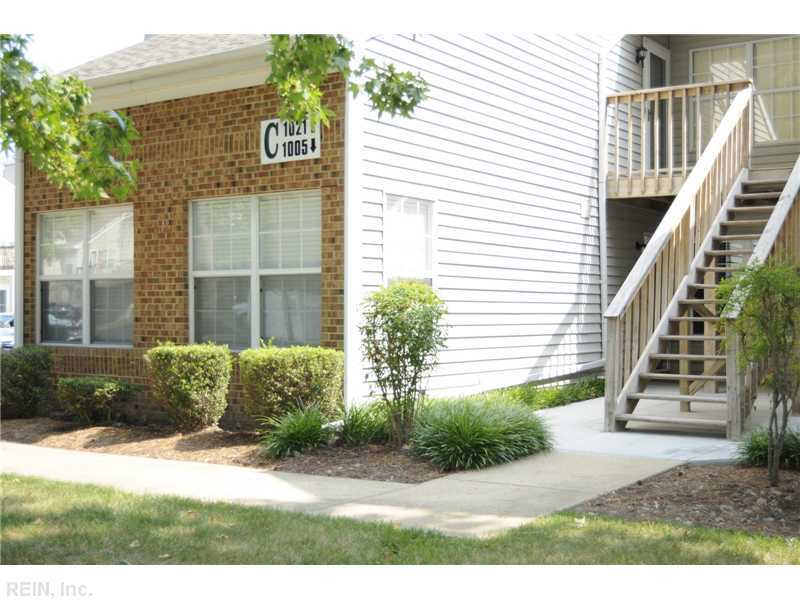 Building Photo - 1005 Villas Ct