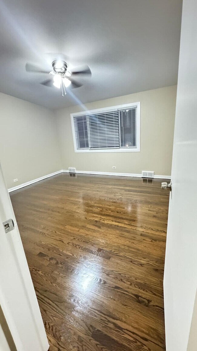 Foto del edificio - 4703 Davis St