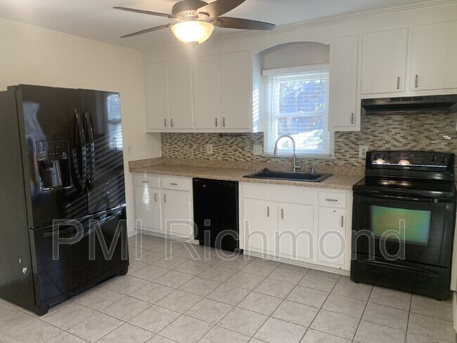 Building Photo - 5100 King Cotton Ln