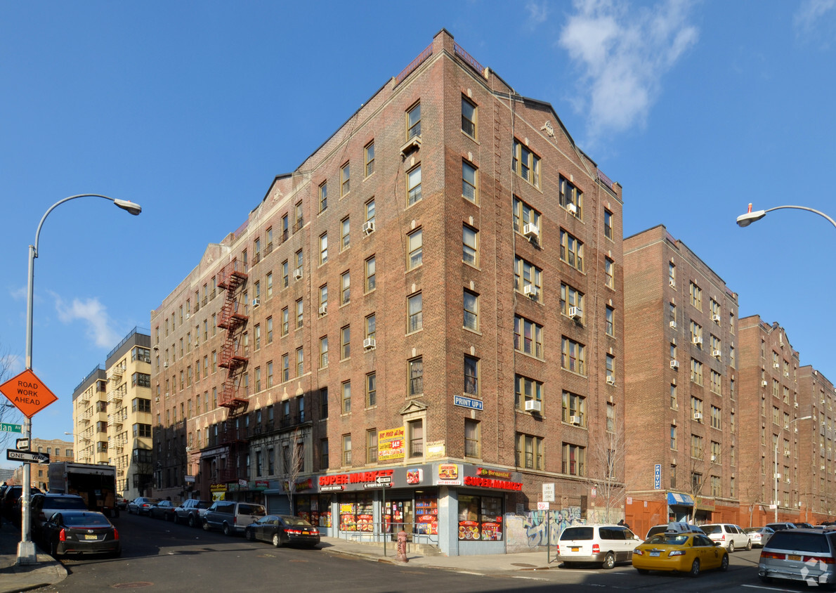 Primary Photo - 185 McClellan St