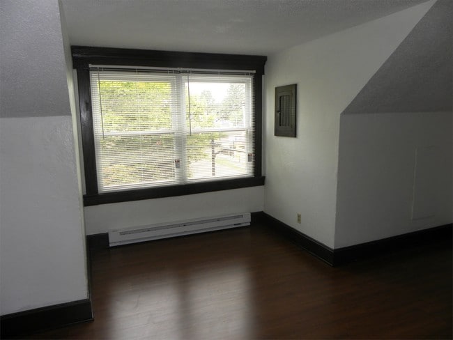 Building Photo - 78 N 5th St