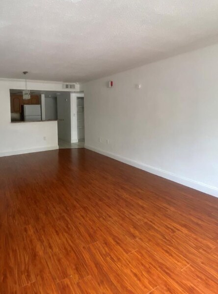 Foto del edificio - 13920 Lake Placid Ct