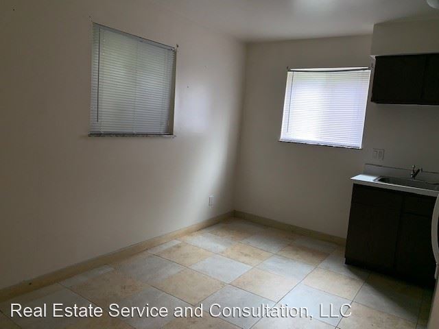 Foto del edificio - 126 N Walnut St