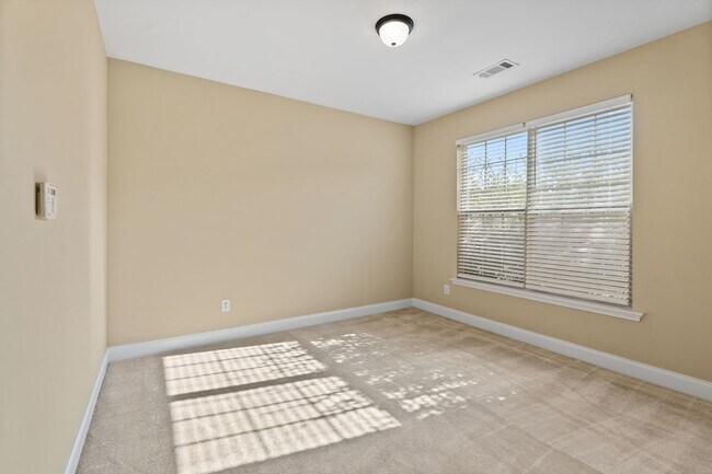 Foto del edificio - Welcome Home to the Silver Ridge Community!