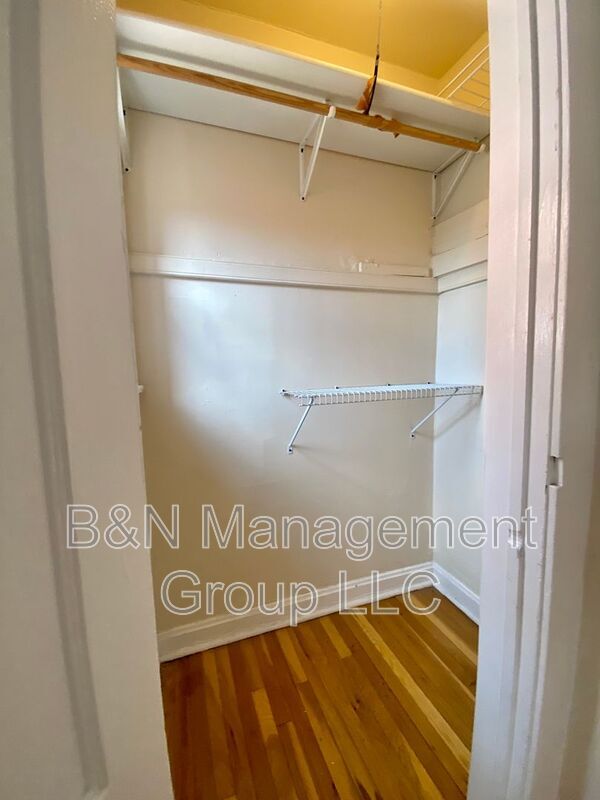 Photo - 1059 W Dakin St Apartment
