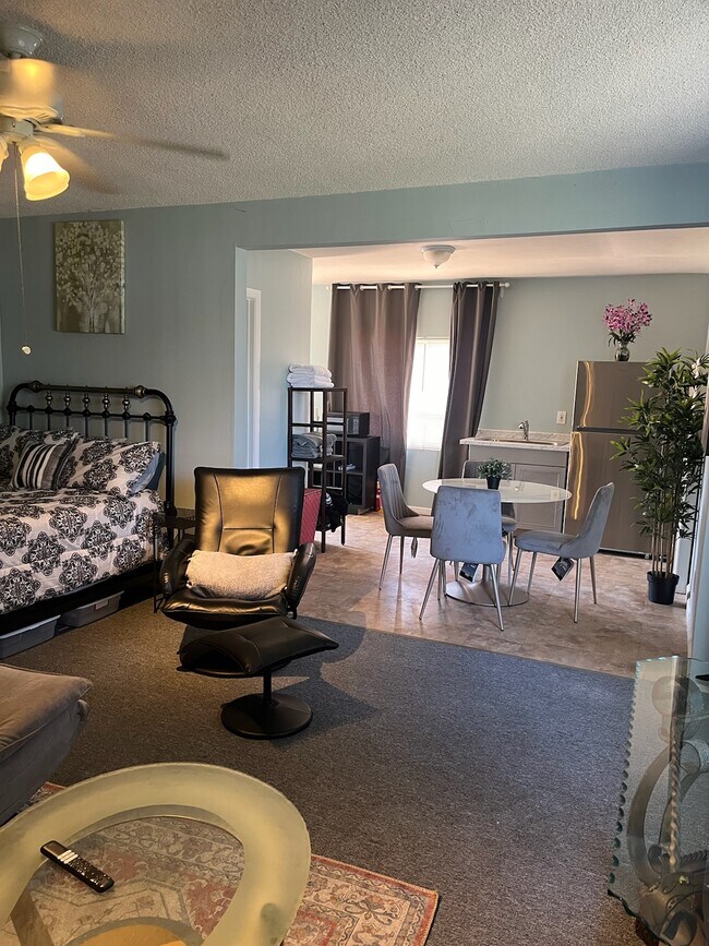 3704 W 111th Plz Unit STUDIO, Inglewood, CA 90303 Condo for Rent in