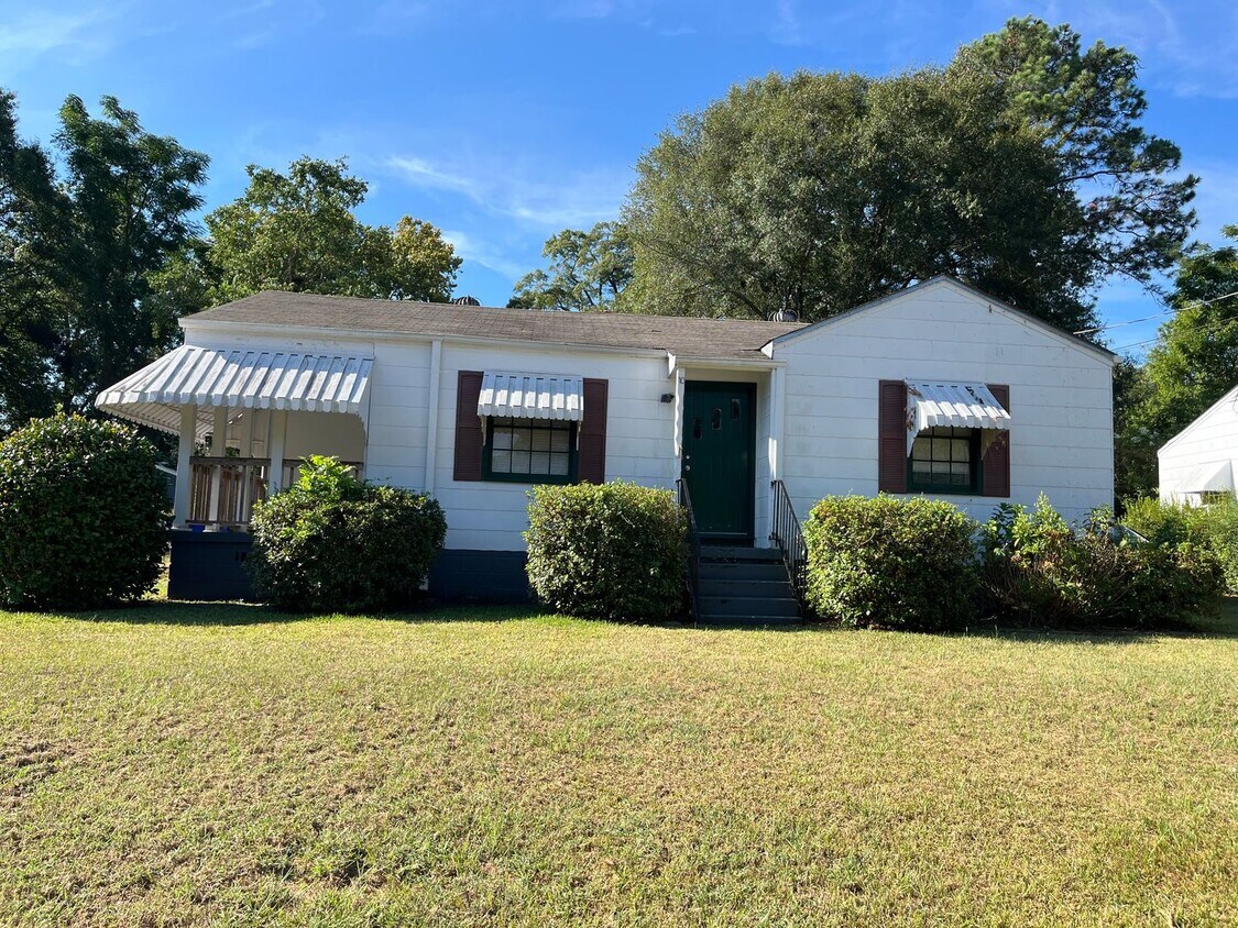 Primary Photo - 110 White Dr