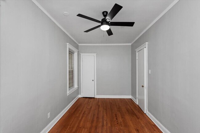 Foto del edificio - 6427 N Greenview Ave