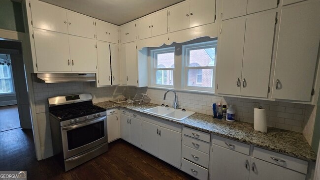 Building Photo - 865 Nottingham Dr