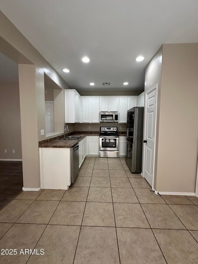 Foto del edificio - 7113 S 7th Ln