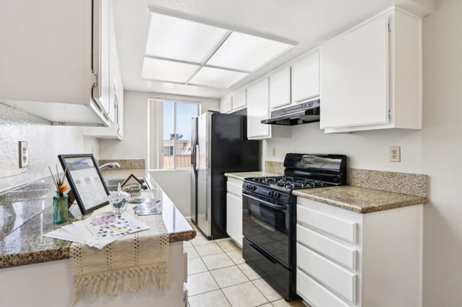 Foto del edificio - 700 E Cedar Ave