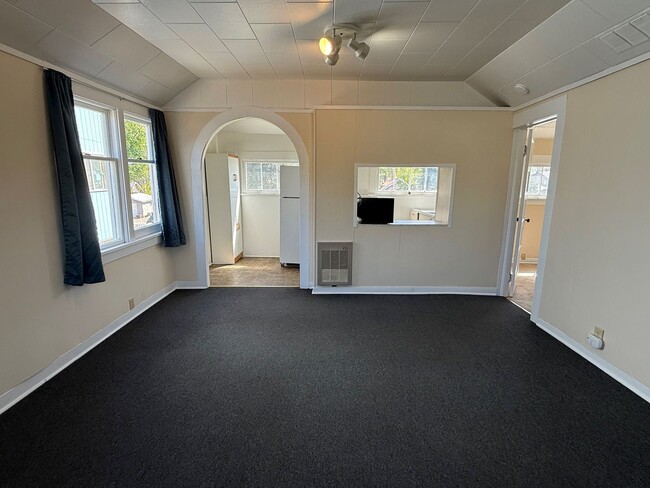 Foto del edificio - Now renting 1 Bedroom Home