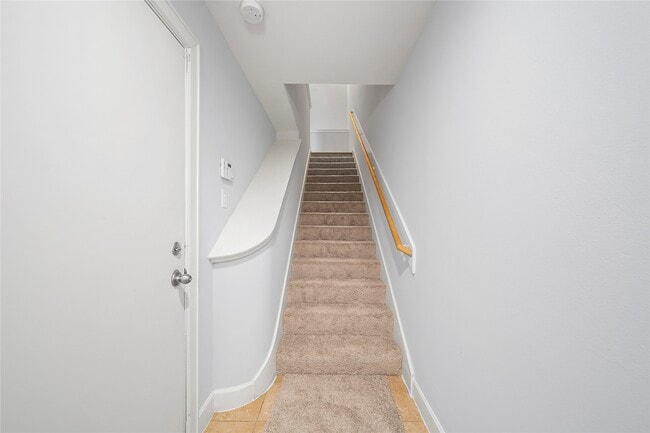 Building Photo - 2710 Hullsmith Dr