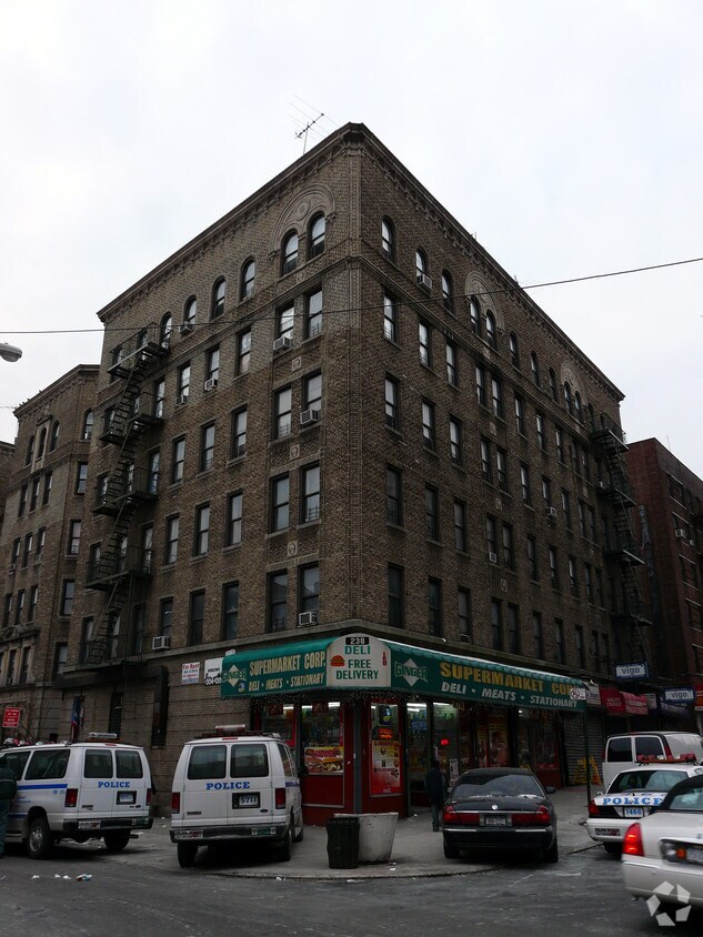 2115-2119 Ryer ¡alejado - 2115-2119 Ryer Ave