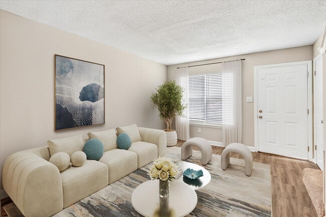 Foto del edificio - Tristan Townhomes