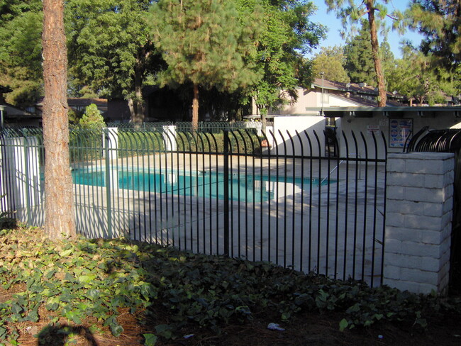 Foto del edificio - Cute 2 Bedroom 1 Bathroom Townhome!!!