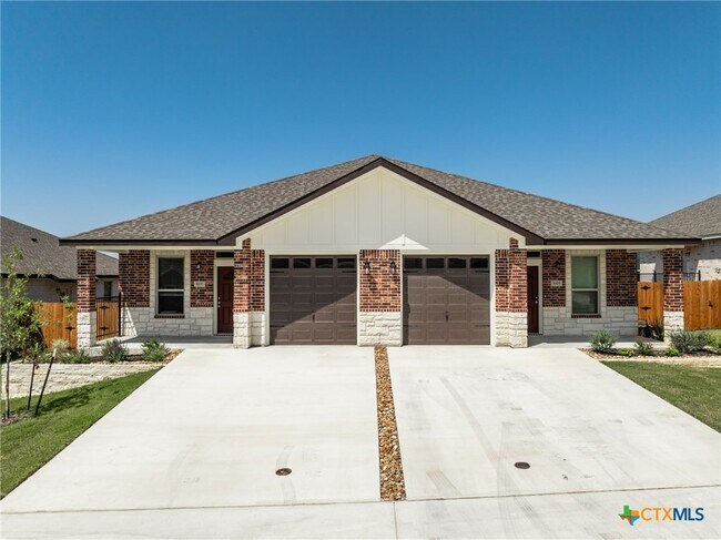 Building Photo - 5107 Rose Petal Ct
