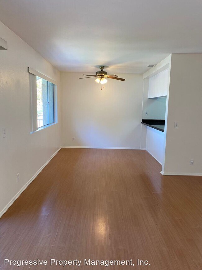 Foto del edificio - 24311 Canyon Lake Dr N
