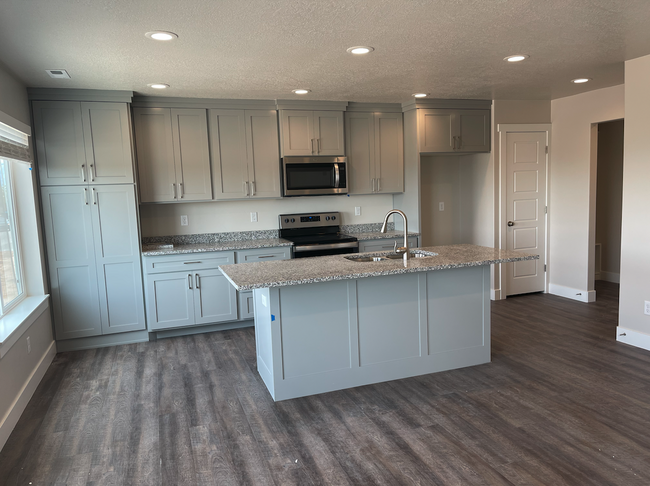 Kitchen - 4067 S 2800 W