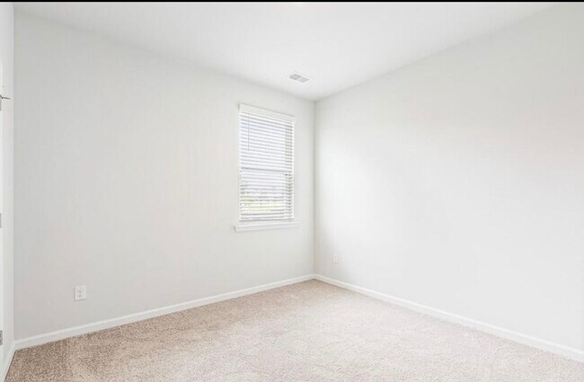 Foto del edificio - 620 Ladywood Dr