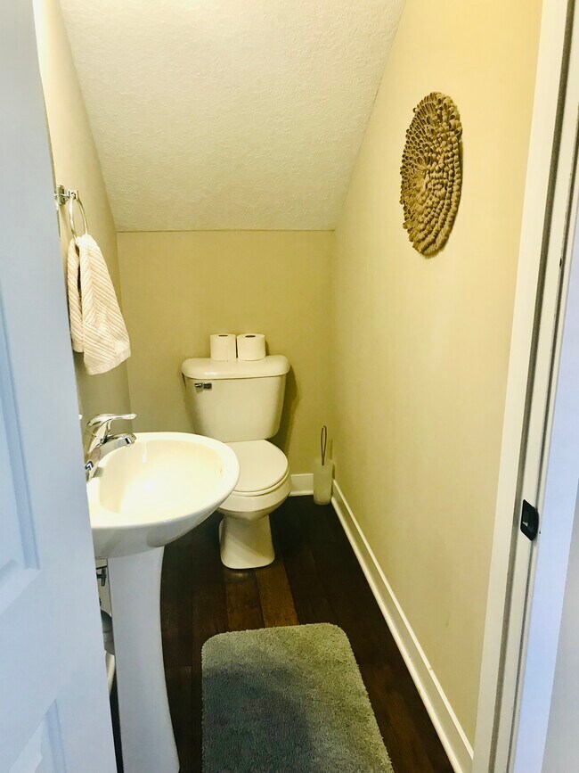 1/2 bath main floor - 1554 Raven Dr