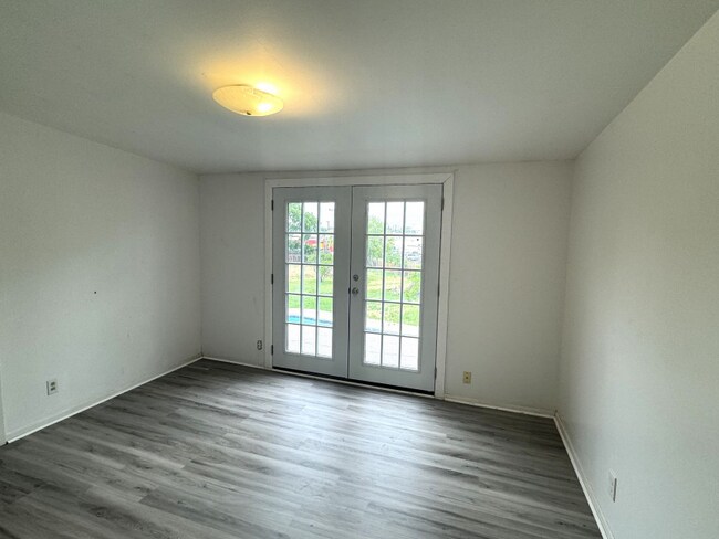 Building Photo - 218 Halbart Dr