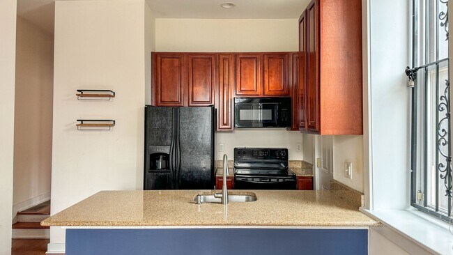 Foto del edificio - 1617 W Montgomery Ave