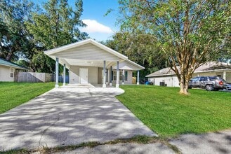 Building Photo - 2126 Center Way