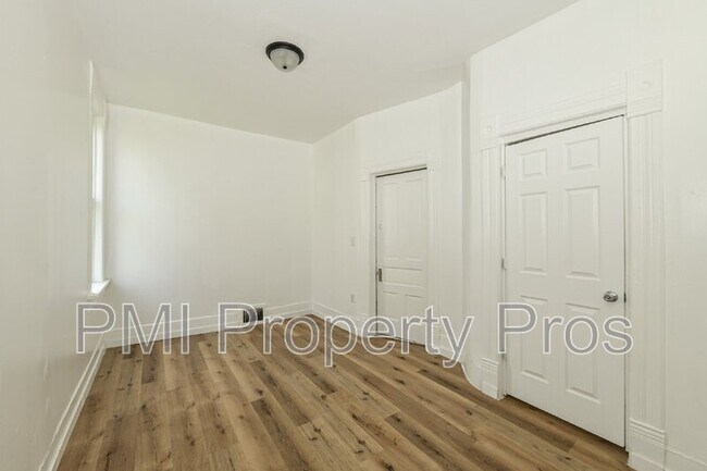 Building Photo - 2111 N 34th St