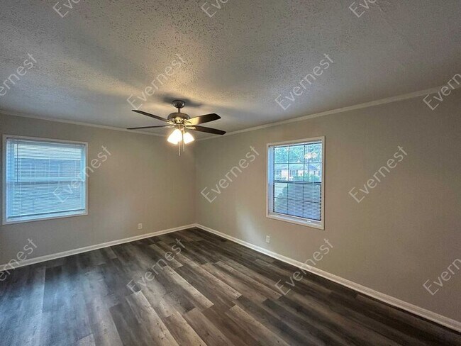 Building Photo - 1316 Broadmoor St
