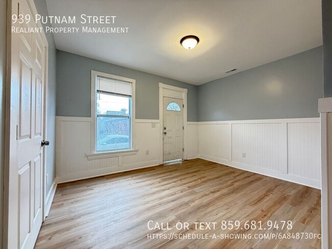 Building Photo - 939 Putnam St