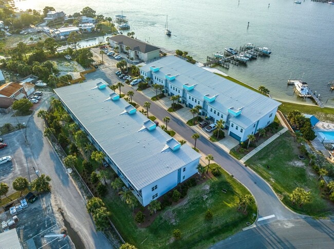 Building Photo - Luxury Townhome! Ideal location!!