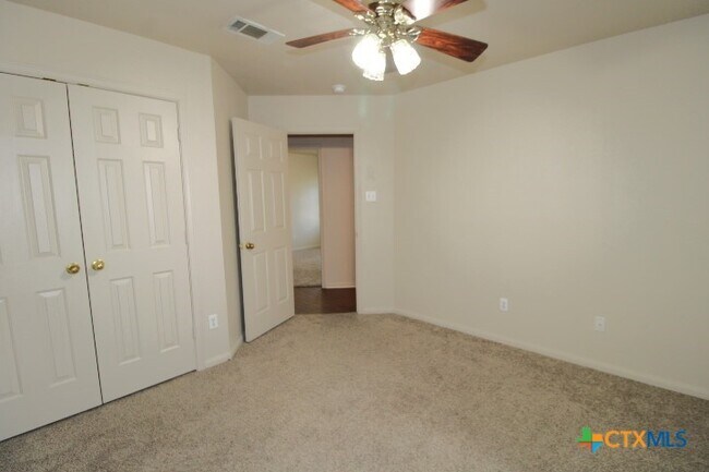 Building Photo - 2301 Eppinette Dr