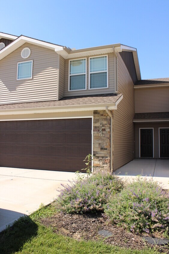Foto principal - Beautiful Town Home!