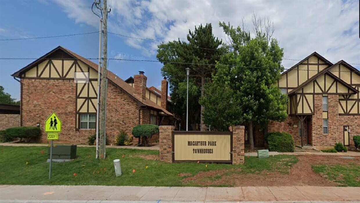 4510 NE Arlington Ave, Lawton, OK 73507 Condo for Rent in Lawton, OK