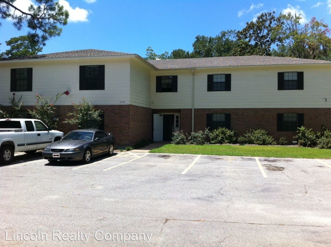 Primary Photo - 1704 N Patterson St
