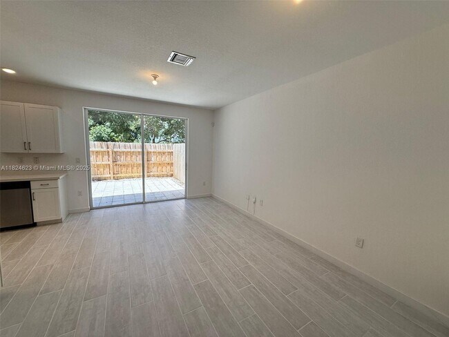 Foto del edificio - 2317 SE 10th St