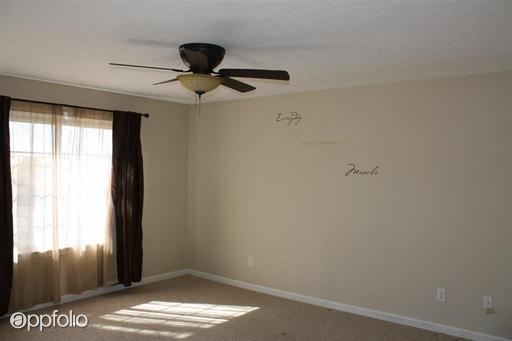 Building Photo - 501 Hickory Ln