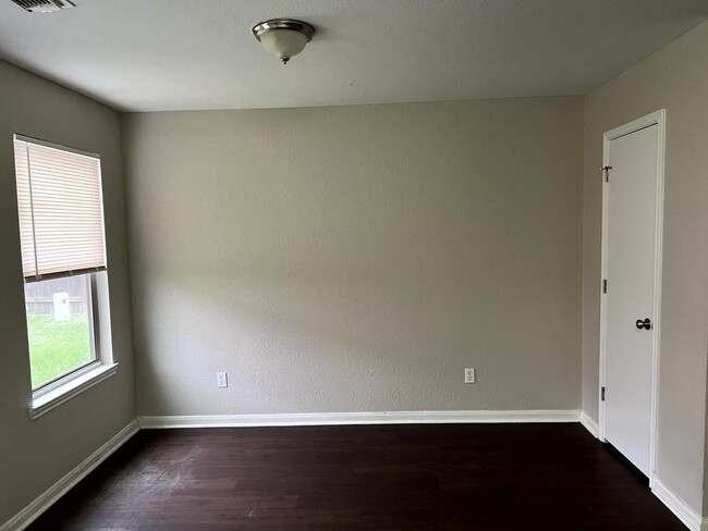 Building Photo - 6519 Mildenhall Ct