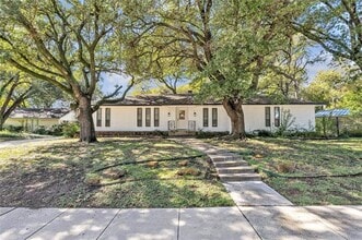 Building Photo - 3501 Ridgedale Dr