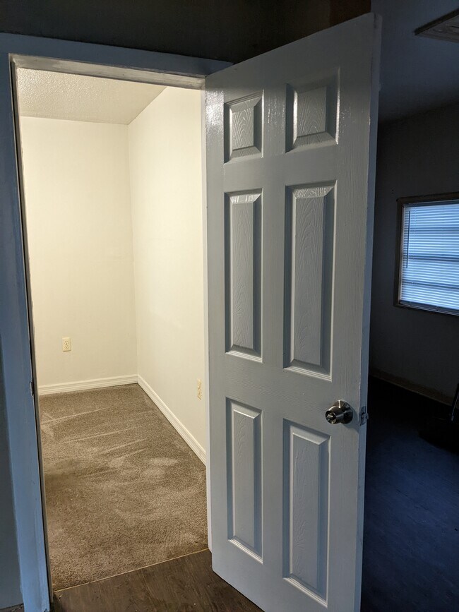 Foto del edificio - 1610 E Nome St