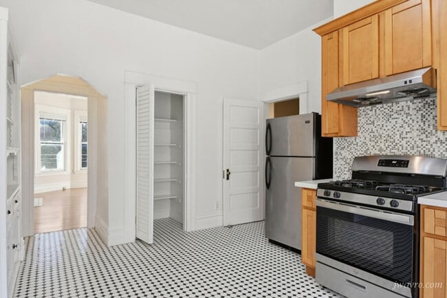 Photo - 778 Cole St Apartment