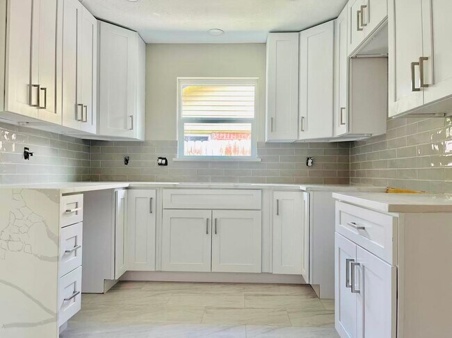 Foto del edificio - 1811 Hanbury Ct