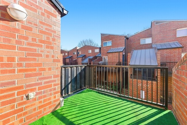 Building Photo - 387 Ralph McGill Blvd NE