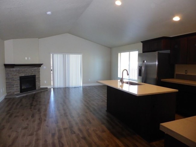 Building Photo - 3 br, 2 bath House - 21199 SE Caleb Place