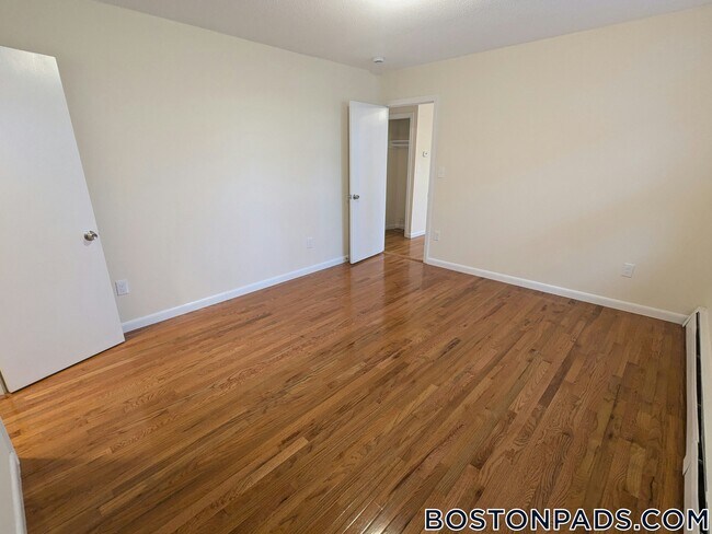 Building Photo - 2018 Commonwealth Ave