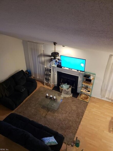 Foto del edificio - 5080 Gatehouse Way